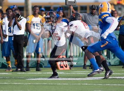 Thumbnail 3 in Northwestern vs Booker T Washington photogallery.