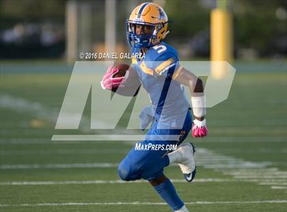 Thumbnail 3 in Northwestern vs Booker T Washington photogallery.
