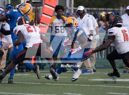 Thumbnail 2 in Northwestern vs Booker T Washington photogallery.