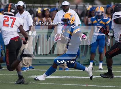 Thumbnail 1 in Northwestern vs Booker T Washington photogallery.