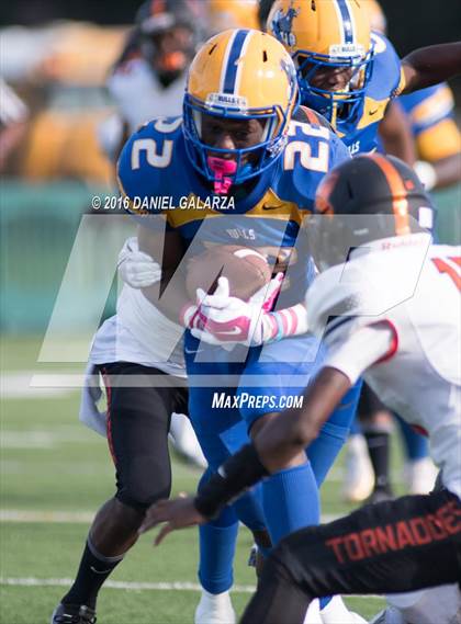 Thumbnail 1 in Northwestern vs Booker T Washington photogallery.