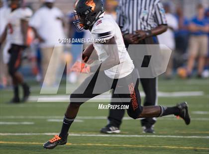 Thumbnail 2 in Northwestern vs Booker T Washington photogallery.