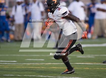 Thumbnail 3 in Northwestern vs Booker T Washington photogallery.