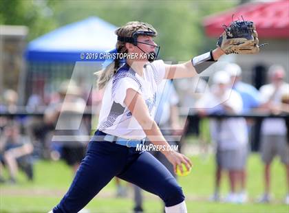 Thumbnail 3 in Pinckneyville vs. Mater Dei (IHSA 2A Super-Sectional) photogallery.