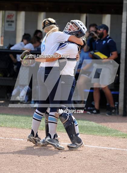 Thumbnail 1 in Pinckneyville vs. Mater Dei (IHSA 2A Super-Sectional) photogallery.