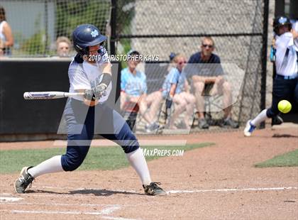 Thumbnail 1 in Pinckneyville vs. Mater Dei (IHSA 2A Super-Sectional) photogallery.