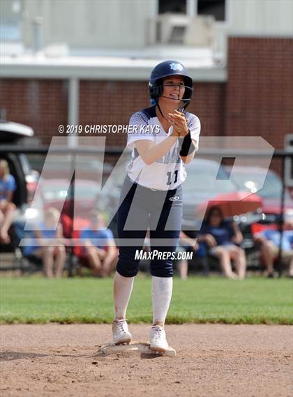 Thumbnail 2 in Pinckneyville vs. Mater Dei (IHSA 2A Super-Sectional) photogallery.