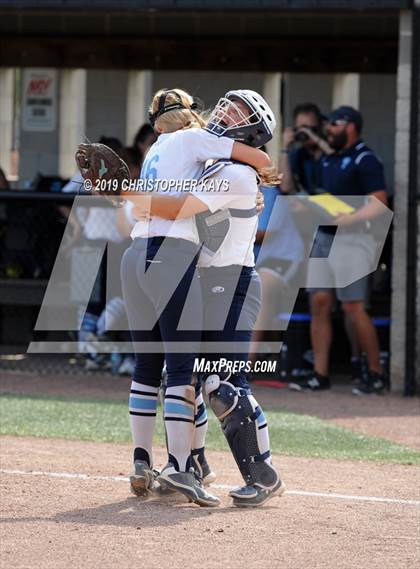 Thumbnail 2 in Pinckneyville vs. Mater Dei (IHSA 2A Super-Sectional) photogallery.