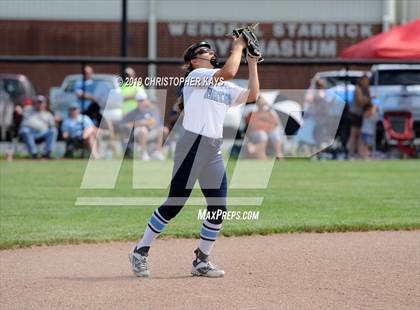 Thumbnail 2 in Pinckneyville vs. Mater Dei (IHSA 2A Super-Sectional) photogallery.