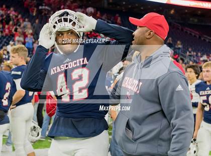 Thumbnail 2 in Lamar vs Atasococita (UIL 6A Regional Playoff) photogallery.