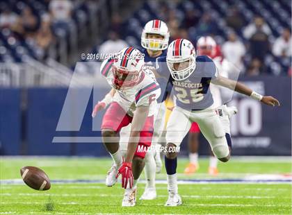 Thumbnail 2 in Lamar vs Atasococita (UIL 6A Regional Playoff) photogallery.