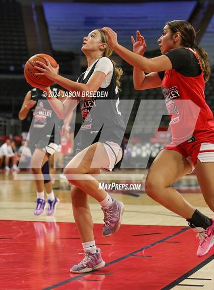 Thumbnail 3 in All-Valley Showcase (East vs West) photogallery.