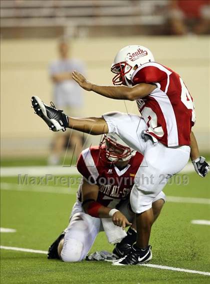 Thumbnail 3 in 2009 THSCA All-Star Football Game photogallery.