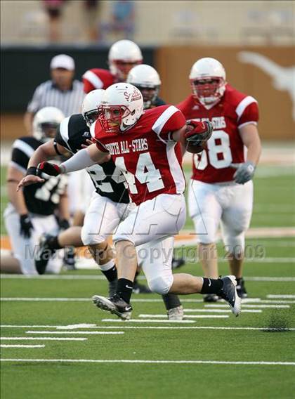 Thumbnail 2 in 2009 THSCA All-Star Football Game photogallery.