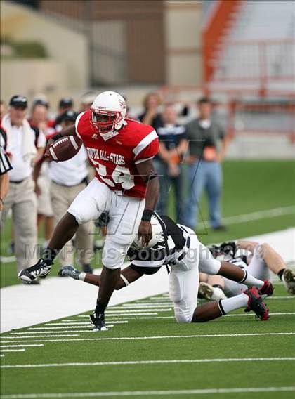 Thumbnail 3 in 2009 THSCA All-Star Football Game photogallery.