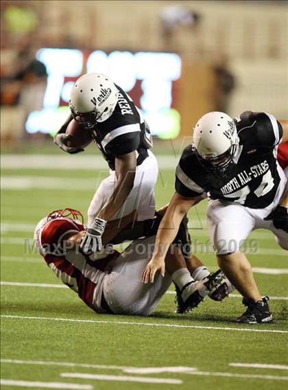 Thumbnail 2 in 2009 THSCA All-Star Football Game photogallery.