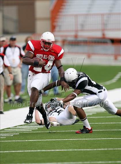 Thumbnail 2 in 2009 THSCA All-Star Football Game photogallery.