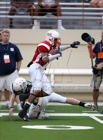 Thumbnail 2 in 2009 THSCA All-Star Football Game photogallery.
