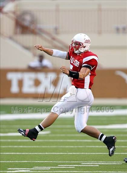 Thumbnail 1 in 2009 THSCA All-Star Football Game photogallery.