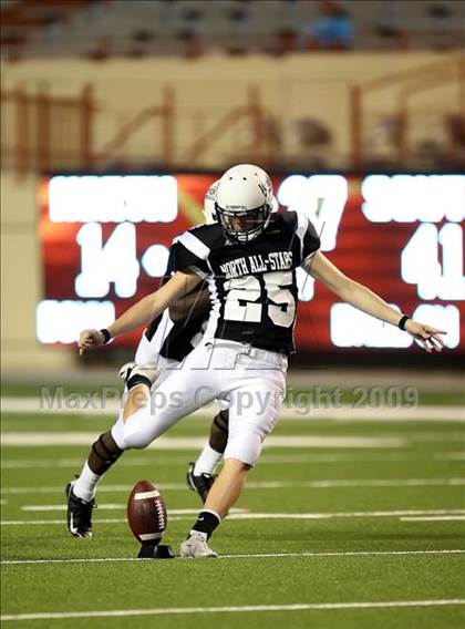 Thumbnail 1 in 2009 THSCA All-Star Football Game photogallery.