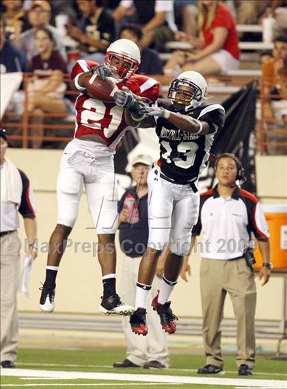 Thumbnail 3 in 2009 THSCA All-Star Football Game photogallery.