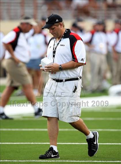 Thumbnail 3 in 2009 THSCA All-Star Football Game photogallery.