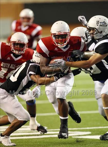 Thumbnail 2 in 2009 THSCA All-Star Football Game photogallery.