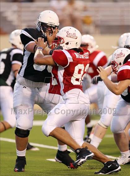 Thumbnail 2 in 2009 THSCA All-Star Football Game photogallery.