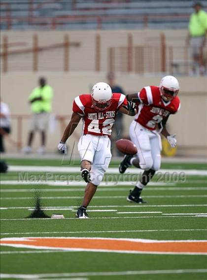 Thumbnail 2 in 2009 THSCA All-Star Football Game photogallery.