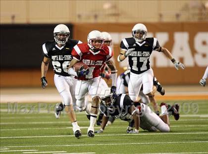 Thumbnail 1 in 2009 THSCA All-Star Football Game photogallery.