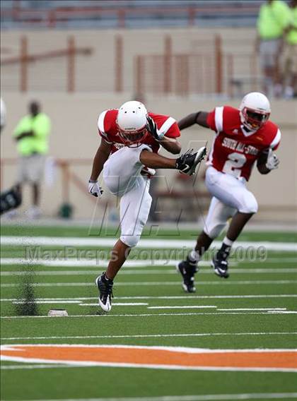 Thumbnail 3 in 2009 THSCA All-Star Football Game photogallery.