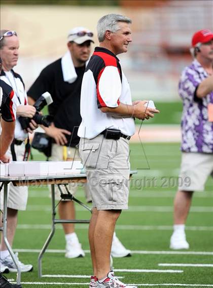 Thumbnail 1 in 2009 THSCA All-Star Football Game photogallery.