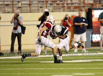 Thumbnail 1 in 2009 THSCA All-Star Football Game photogallery.