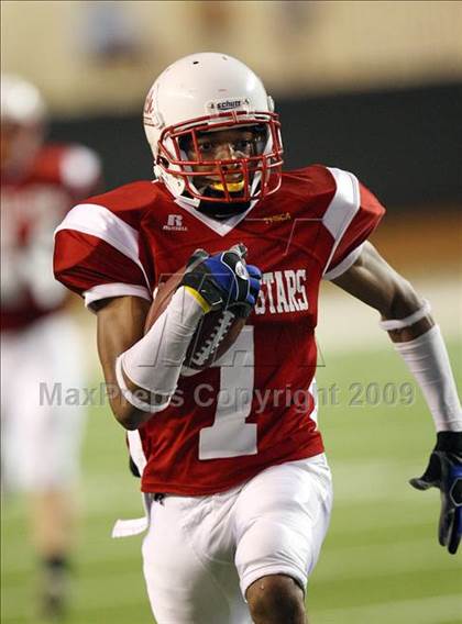 Thumbnail 2 in 2009 THSCA All-Star Football Game photogallery.