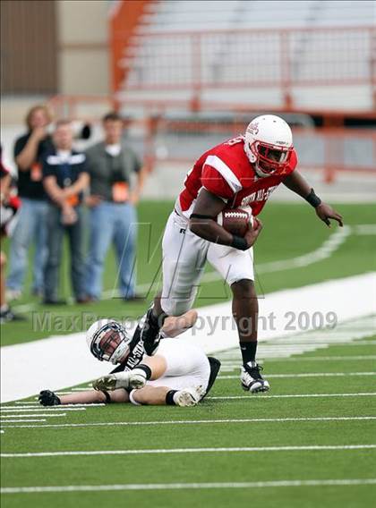 Thumbnail 3 in 2009 THSCA All-Star Football Game photogallery.