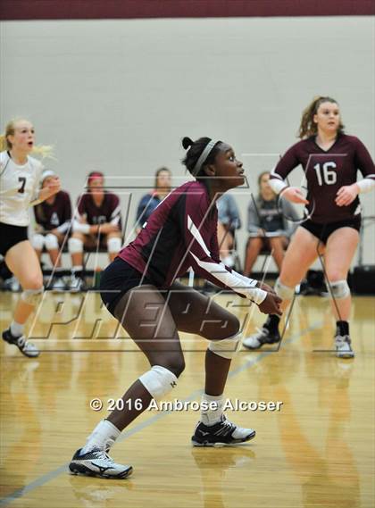 Thumbnail 1 in The Woodlands vs. Tompkins (NIKE Invitational Tournament) photogallery.