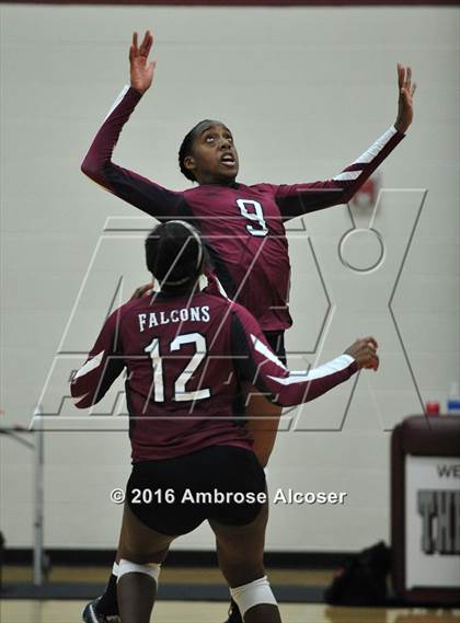 Thumbnail 2 in The Woodlands vs. Tompkins (NIKE Invitational Tournament) photogallery.