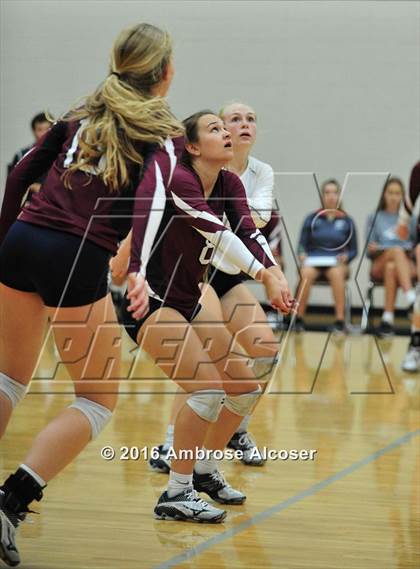 Thumbnail 2 in The Woodlands vs. Tompkins (NIKE Invitational Tournament) photogallery.