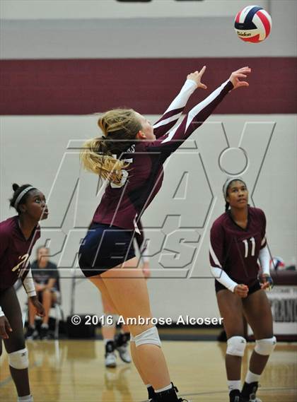 Thumbnail 2 in The Woodlands vs. Tompkins (NIKE Invitational Tournament) photogallery.