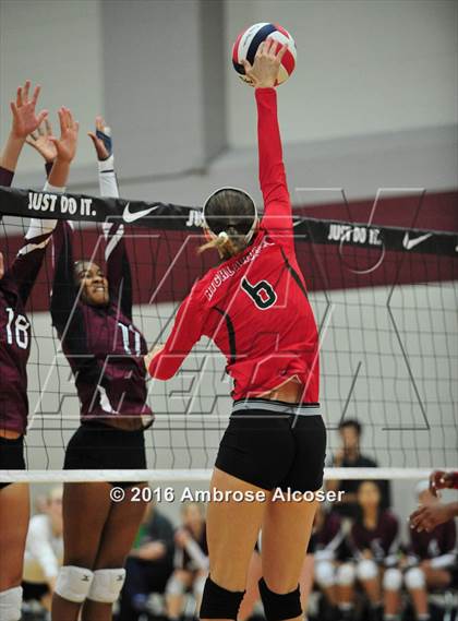 Thumbnail 1 in The Woodlands vs. Tompkins (NIKE Invitational Tournament) photogallery.