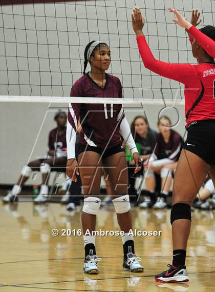 Thumbnail 3 in The Woodlands vs. Tompkins (NIKE Invitational Tournament) photogallery.