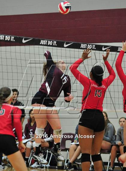 Thumbnail 3 in The Woodlands vs. Tompkins (NIKE Invitational Tournament) photogallery.