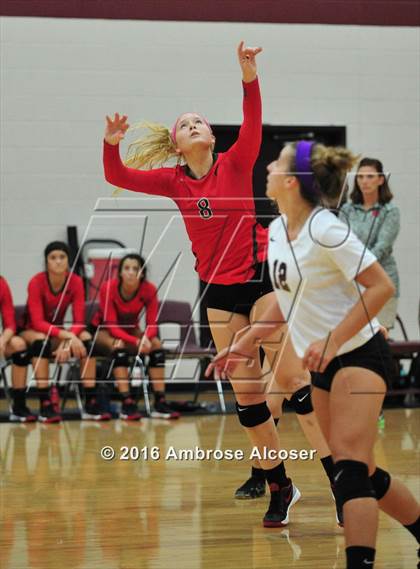 Thumbnail 3 in The Woodlands vs. Tompkins (NIKE Invitational Tournament) photogallery.