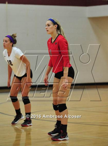Thumbnail 1 in The Woodlands vs. Tompkins (NIKE Invitational Tournament) photogallery.