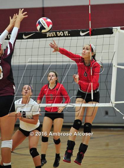 Thumbnail 2 in The Woodlands vs. Tompkins (NIKE Invitational Tournament) photogallery.