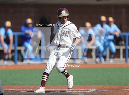 Thumbnail 3 in Orem vs. Maple Mountain (UHSAA 5A Championship) photogallery.