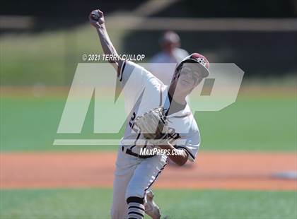 Thumbnail 3 in Orem vs. Maple Mountain (UHSAA 5A Championship) photogallery.