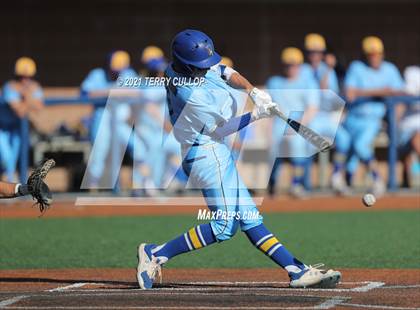 Thumbnail 1 in Orem vs. Maple Mountain (UHSAA 5A Championship) photogallery.