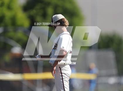Thumbnail 3 in Orem vs. Maple Mountain (UHSAA 5A Championship) photogallery.