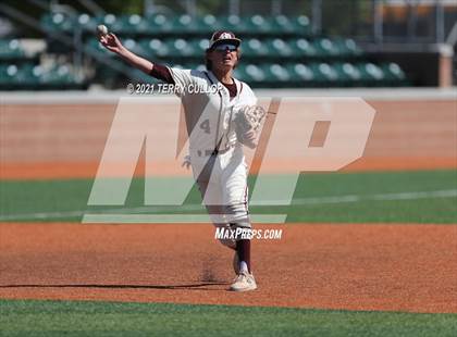 Thumbnail 3 in Orem vs. Maple Mountain (UHSAA 5A Championship) photogallery.